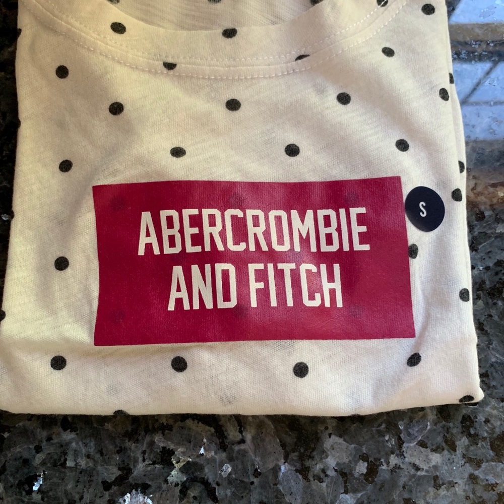 Abercrombie Polka Dot Crop Short Sleeve - Picture 7 of 7
